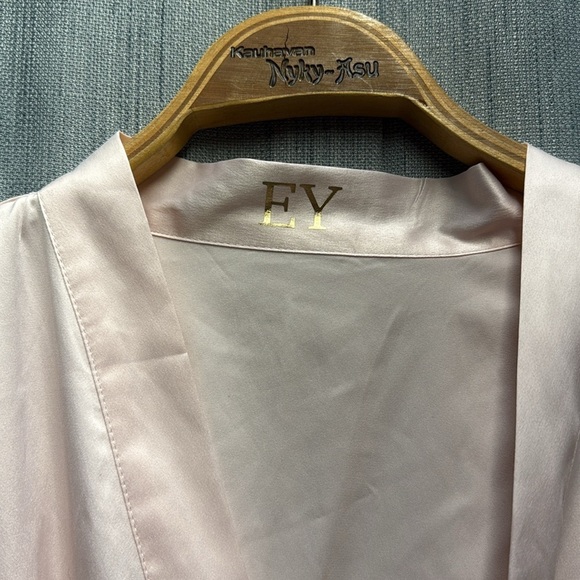 Elegant Pink Lace Trim Robe size medium- large - Picture 5 of 10